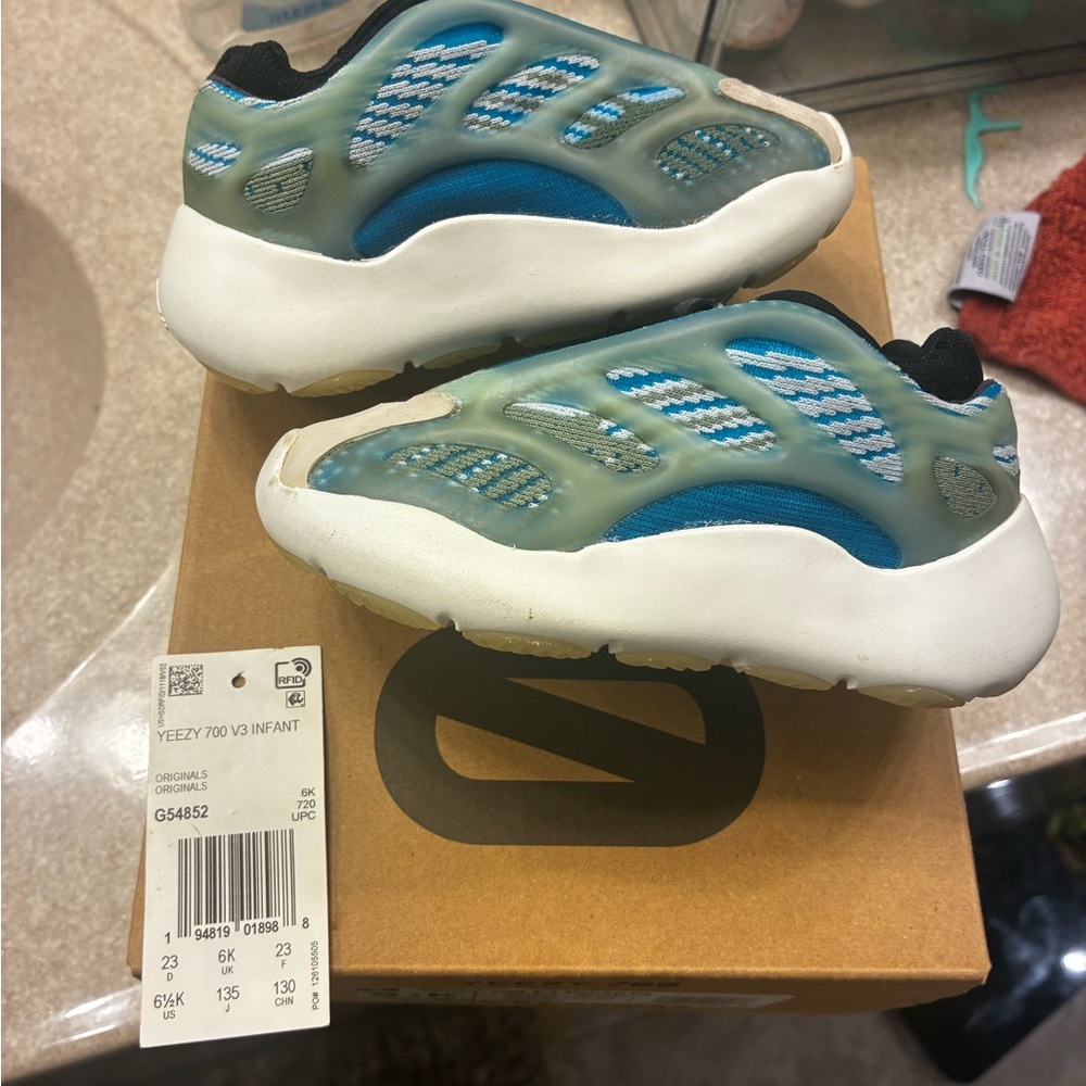 Yeezy 700 V3 6.5K “Arzareth”